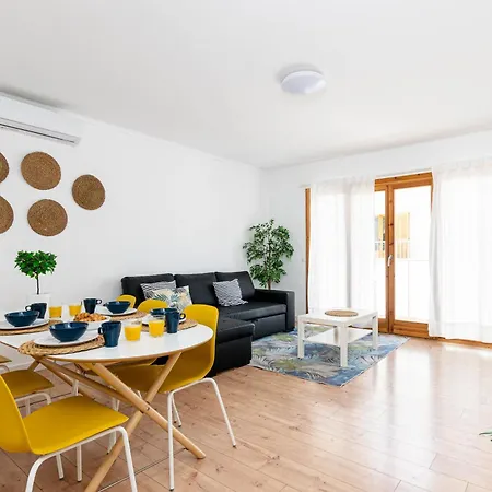 Apartment Port *