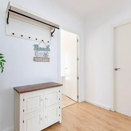 Port Apartment *